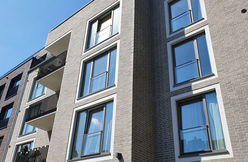 Backmann_C_Bodentiefe_Fenster_Gelaender